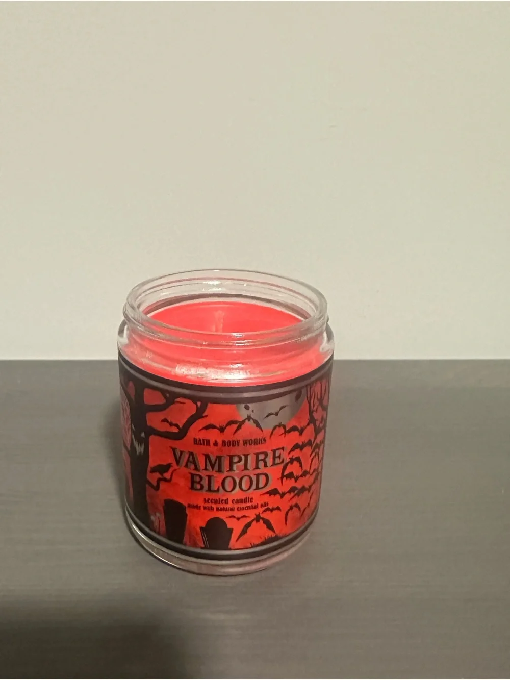 🩸🦇 Bath & Body Works Vampire Blood Single-Wick Candle - Picture 2 of 2